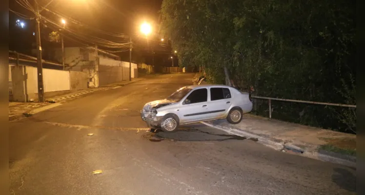 Acidente aconteceu na madrugada desta quinta-feira (11) 