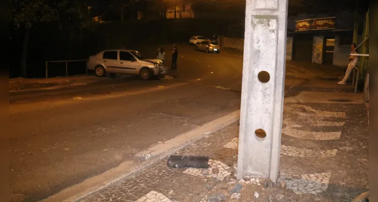 Acidente aconteceu na madrugada desta quinta-feira (11) 