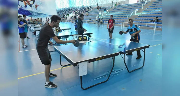 Na quadra foram mais de 150 mesa-tenistas competindo ao longo de todo o dia.