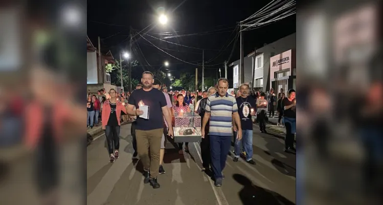 Procissões como a da imagem do Senhor Morto e Nossa Senhora das Dores acontecem a mais de 40 anos.