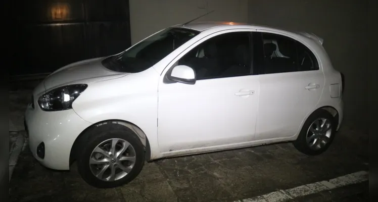 Homem morre após ser baleado dentro do carro de aplicativo 