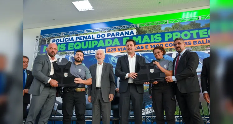 Durante a cerimônia, o governador Carlos Massa Ratinho Junior anunciou, ainda, a compra de 1.500 fuzis e quatro aeronaves para atendimento das demandas de todas as forças de segurança do estado.