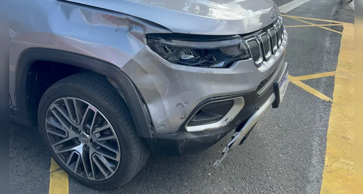 Mulher de 38 anos conduzia o carro Jeep Compass.