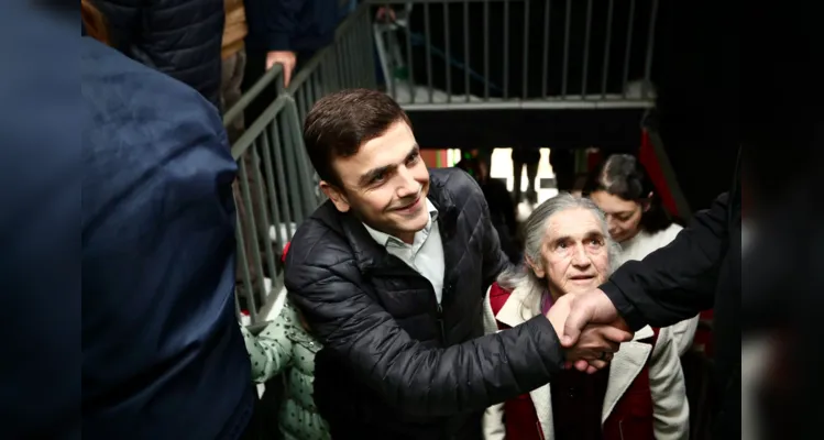 O deputado federal Aliel Machado (PV) oficializou neste sábado (13) a pré-candidatura à Prefeitura de Ponta Grossa