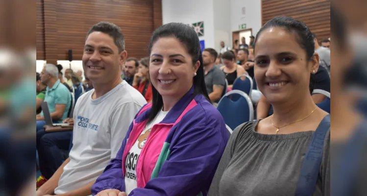 Representando Ponta Grossa, os professores Mauro Ricetti Paes, Roberta Glaciela Pimentel e Ana Paula Jorge participaram do evento.