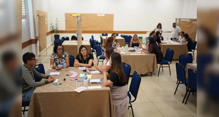 Durante o evento foram confirmadas as presenças de representantes dos segmentos de atrativos turísticos, hotelaria, gastronomia, artesanato, UEPG, Adetur e sindicatos.