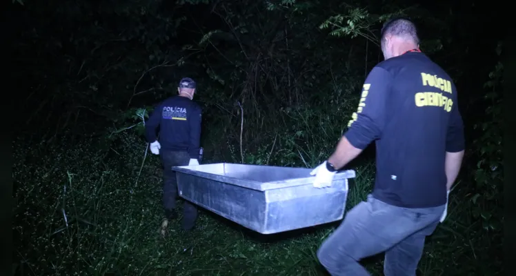 Corpo foi encontrado por pescadores em um carreiro.