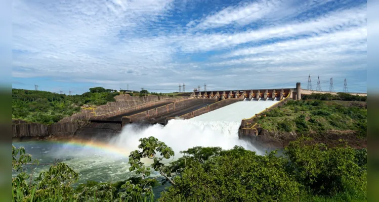 Itaipu celebra 50 anos; veja imagens da construção da usina