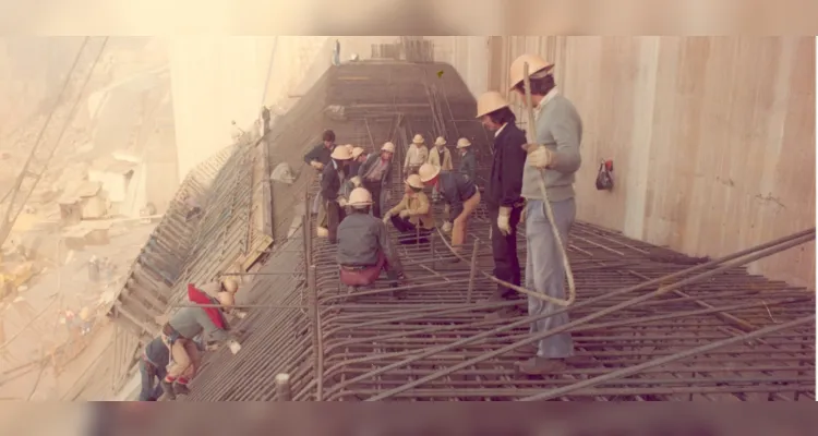 Itaipu celebra 50 anos; veja imagens da construção da usina