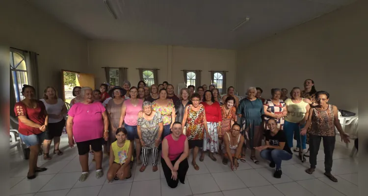 Projeto teatral incentiva laços intergeracionais em crianças e avós