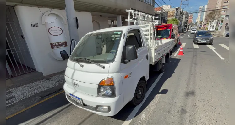 Colisão entre carro e caminhão mobiliza Siate no Centro de PG