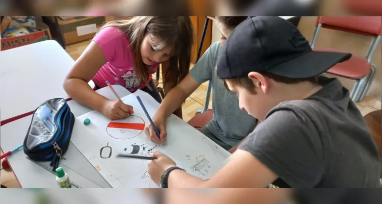 Confira os registros das amplas atividades realizadas em sala pelos educandos.