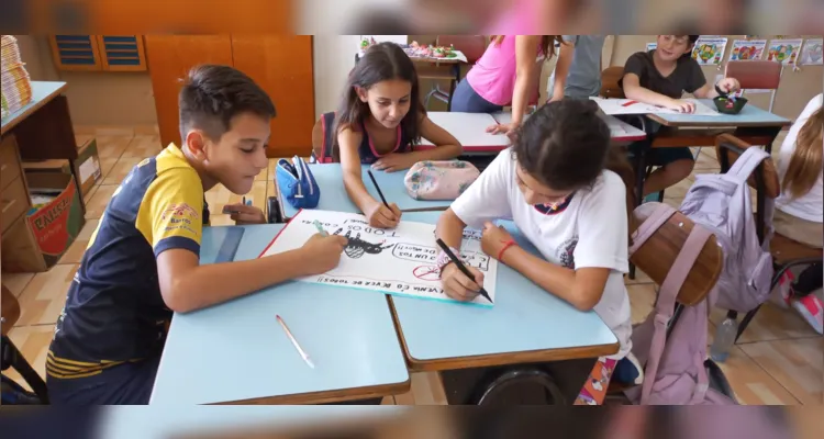 Confira os registros das amplas atividades realizadas em sala pelos educandos.