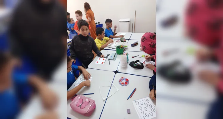 Durante as atividades, os educandos realizaram homenagens e diversas atividades sobre o Dia das Mães.