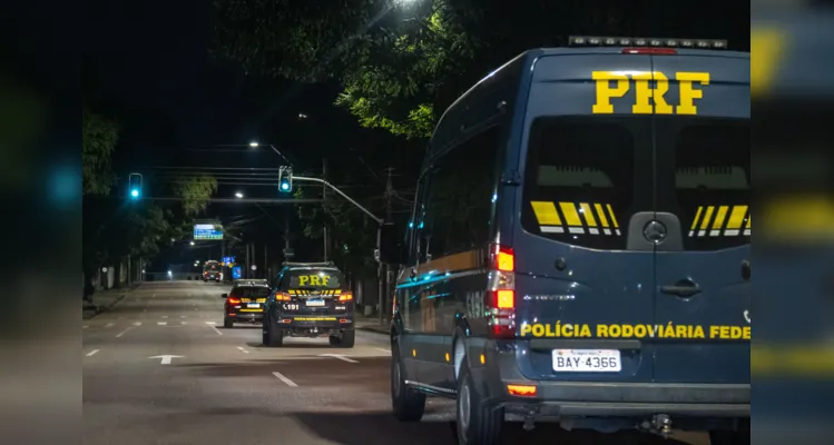 Operação conjunta da PRF e PCPR mira rede de tráfico de drogas na Grande Curitiba