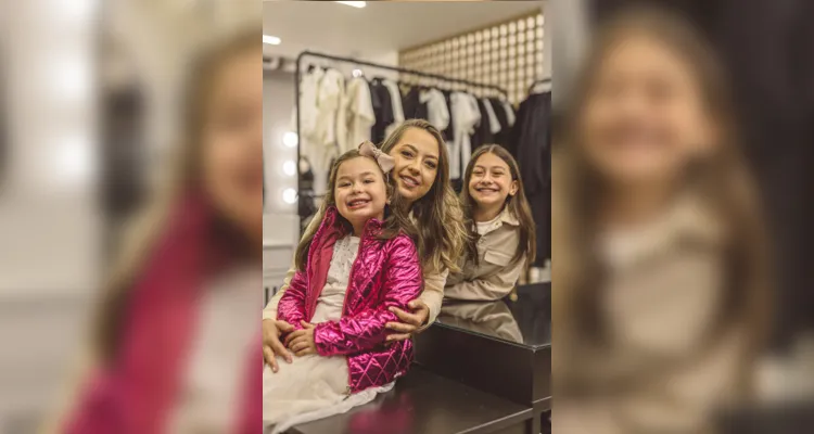 Luana Presner e suas filhas Valentina Presner
Laura Presner.