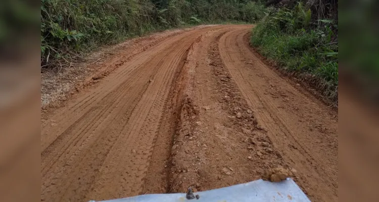 Moradores de Itaiacoca reclamam das condições da estrada 