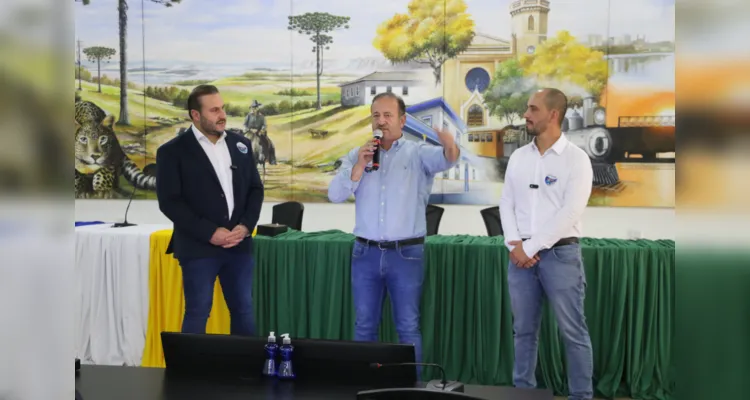 Neto Fadel oficializa candidatura à Prefeitura de Castro