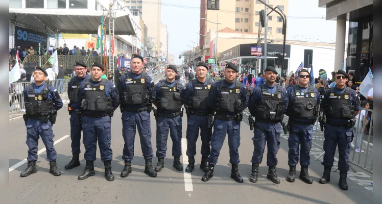 Desfile percorreu as principais ruas e avenidas de Ponta Grossa na manhã deste sábado (07)