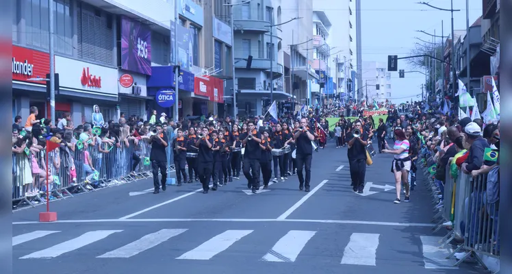 Desfile percorreu as principais ruas e avenidas de Ponta Grossa na manhã deste sábado (07)