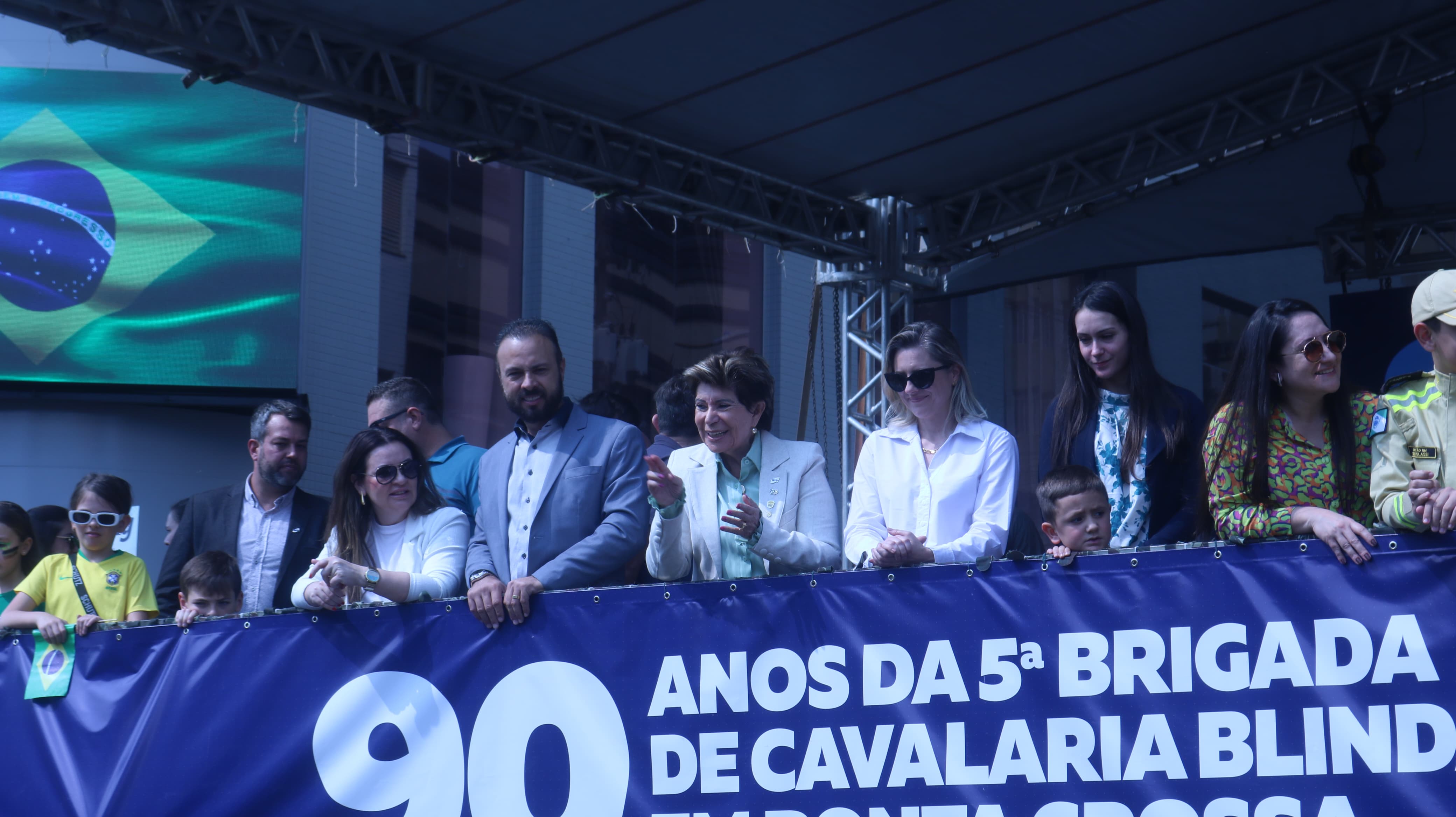 Desfile percorreu as principais ruas e avenidas de Ponta Grossa na manhã deste sábado (07)