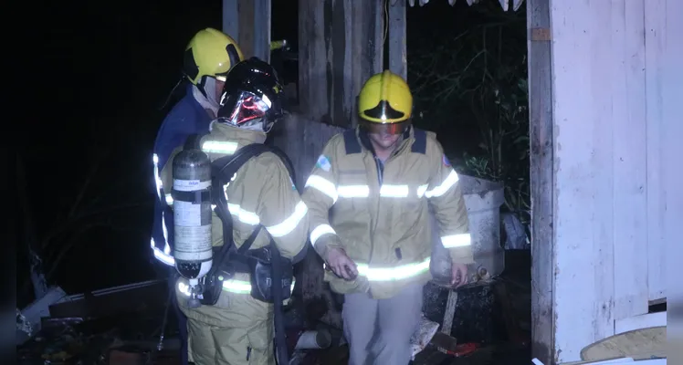 Corpo de Bombeiros é acionado para fogo em residência no Pimentel