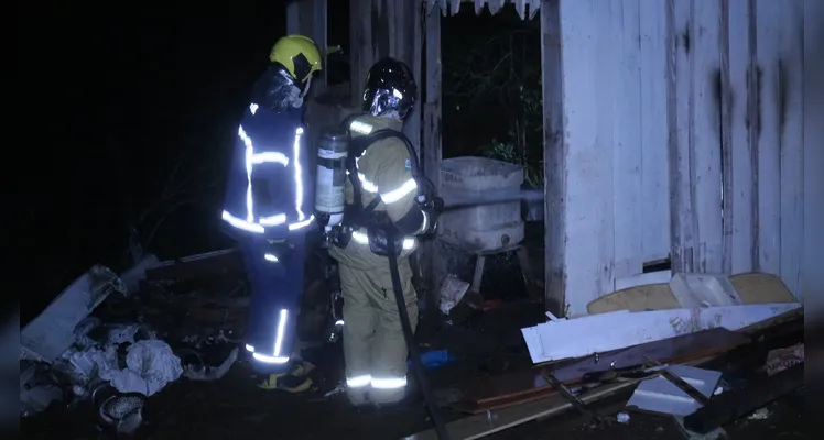 Corpo de Bombeiros é acionado para fogo em residência no Pimentel