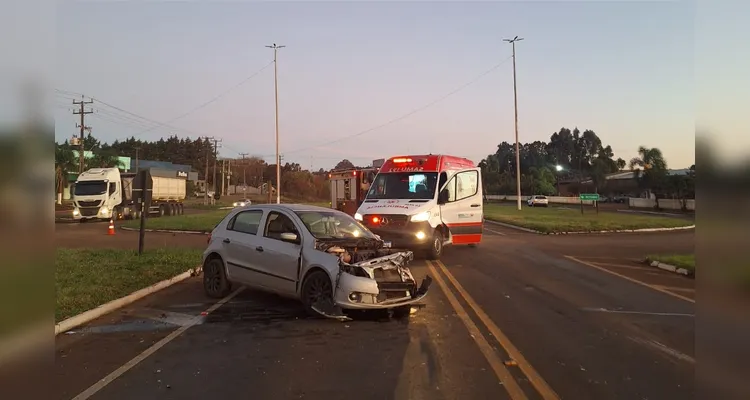 Colisão entre carro e caminhão deixa dois feridos em Guarapuava