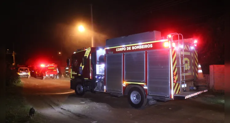 Homem é suspeito de colocar fogo na casa com a esposa dentro