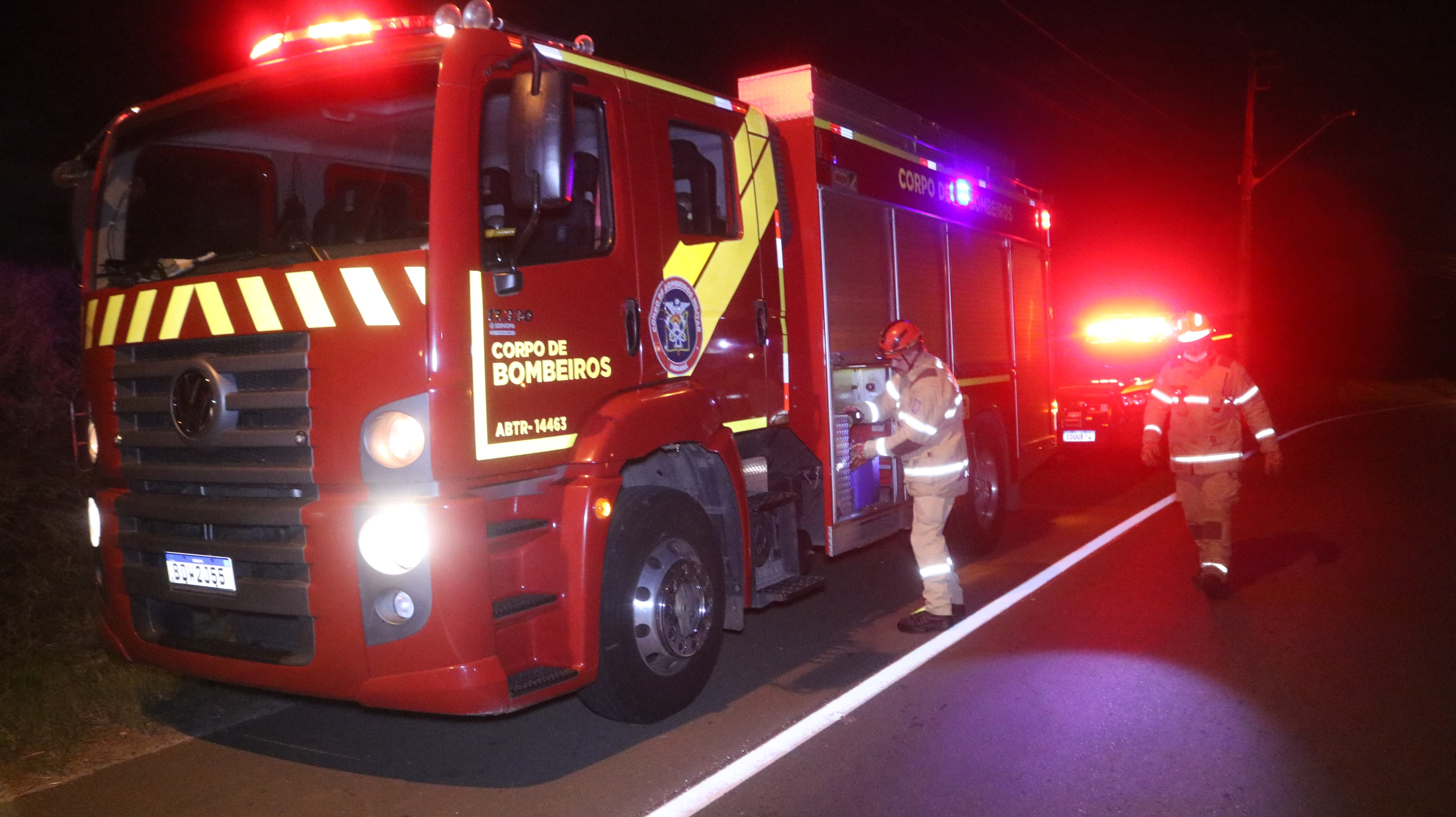 Acidente aconteceu na madrugada desta quarta-feira (18)