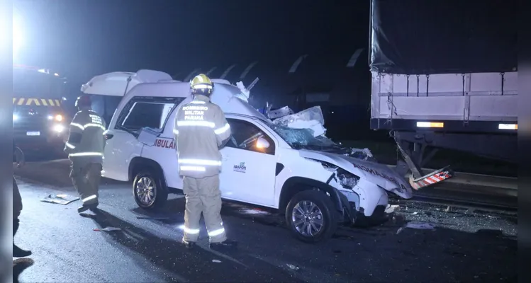 Colisão entre ambulância e caminhão deixa uma morte em rodovia de PG