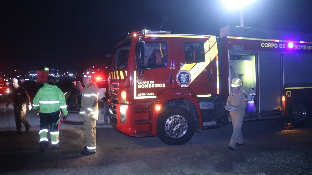 Colisão entre ambulância e caminhão deixa uma morte em rodovia de PG