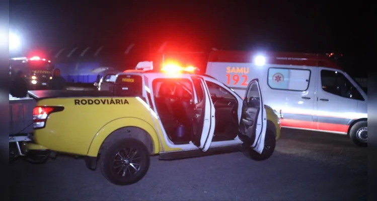 Colisão entre ambulância e caminhão deixa uma morte em rodovia de PG