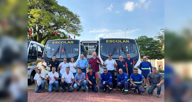 Atual prefeito e prefeito eleito estiveram presentes no evento.