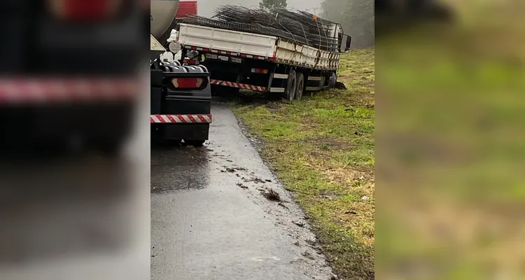 Engavetamento na BR-277 aconteceu na manhã desta quinta-feira (10)