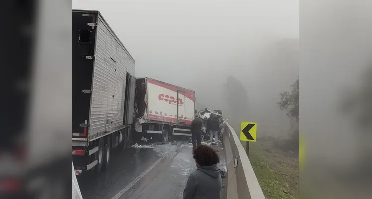 Engavetamento na BR-277 aconteceu na manhã desta quinta-feira (10)