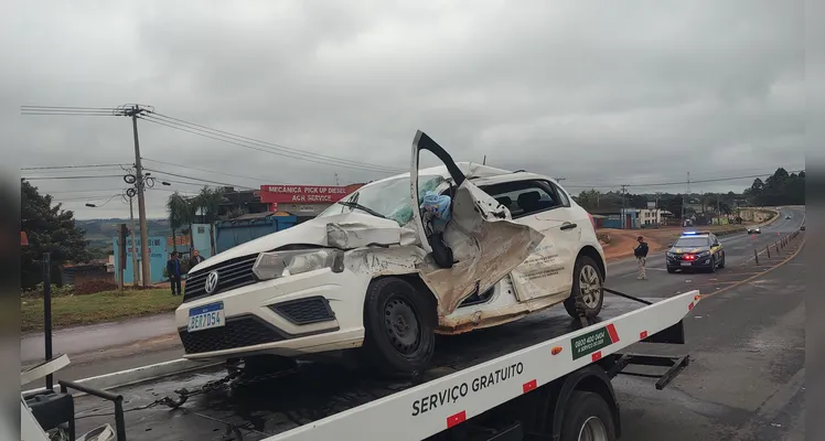 Colisão com carro da Prefeitura de Cândido de Abreu deixa um morto