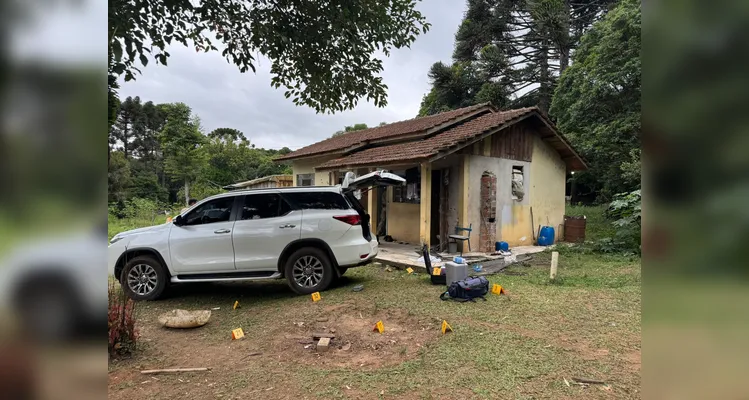 Veja imagens e vídeos do local do confronto com seis mortes em Ponta Grossa