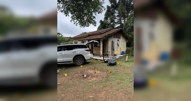 Veja imagens e vídeos do local do confronto com seis mortes em Ponta Grossa