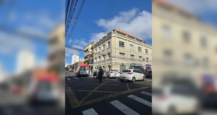 Colisão em cruzamento no Centro de PG mobiliza equipe do Samu