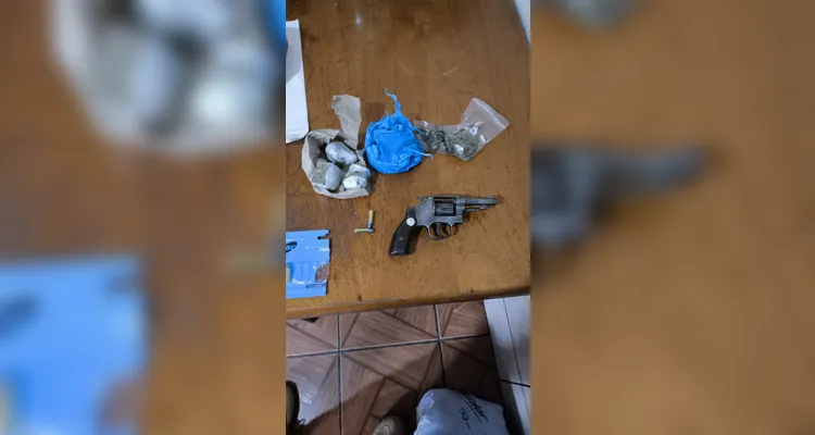 Drogas e arma de fogo apreendidas em ação do Setor Operacional