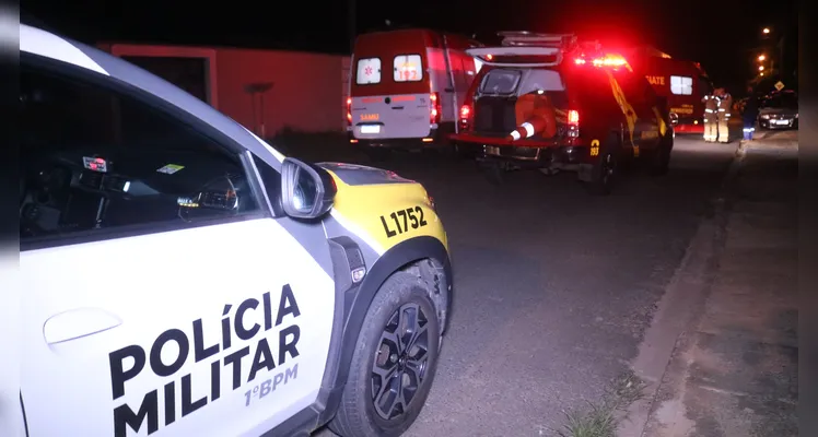 Rapaz de 21 anos foi alvejado na madrugada desta quarta-feira (25); estado da vítima é grave