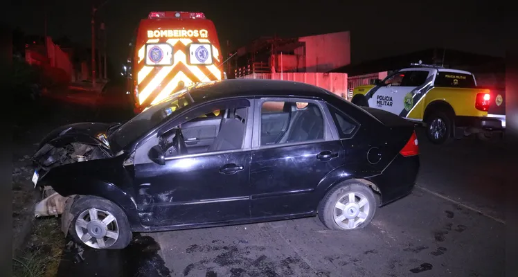 Acidente aconteceu na madrugada desta sexta-feira (17)