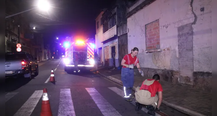 Incêndio em edificação mobiliza Corpo de Bombeiros em Ponta Grossa