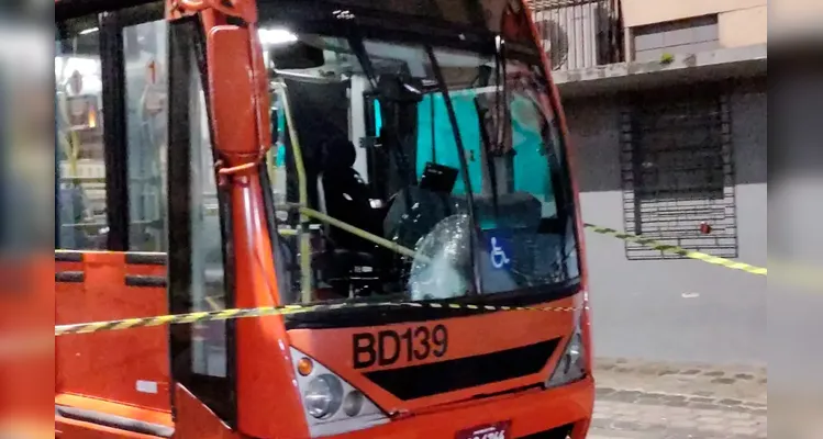 Idoso morre ao ser atropelado por biarticulado em Curitiba