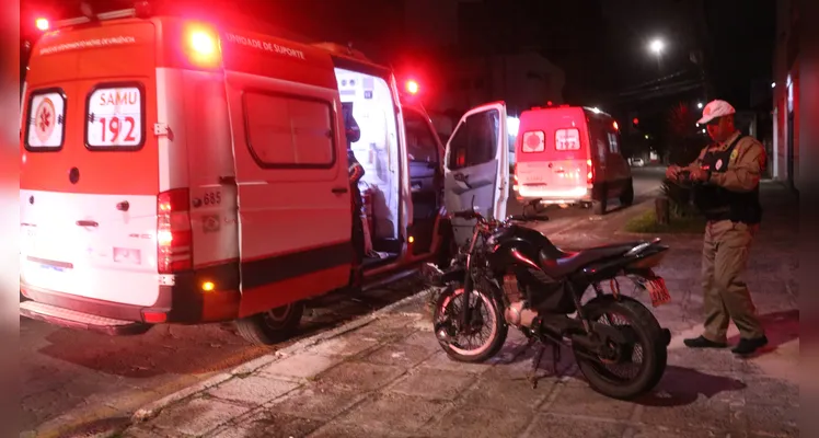 Equipes do Samu foram acionadas para o socorro do motociclista