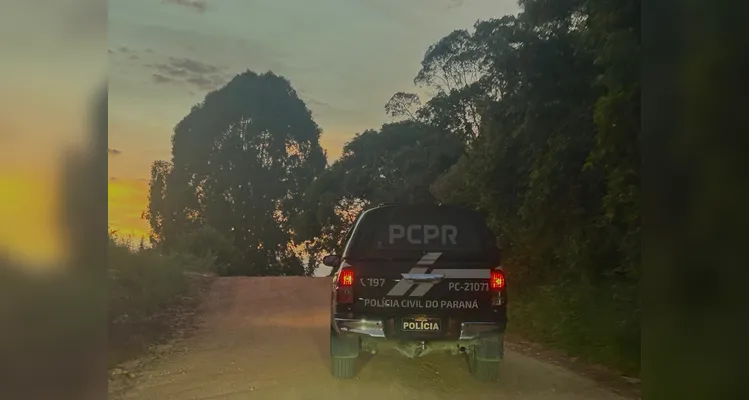 Além das prisões dos envolvidos, foram recuperados diversos objetos subtraídos, dentre eles uma motocicleta furtada em Carambeí no início deste mês, máquinas de lavar roupas, celulares, computadores, ferramentas, aparelhos de som, televisores e utensílios domésticos