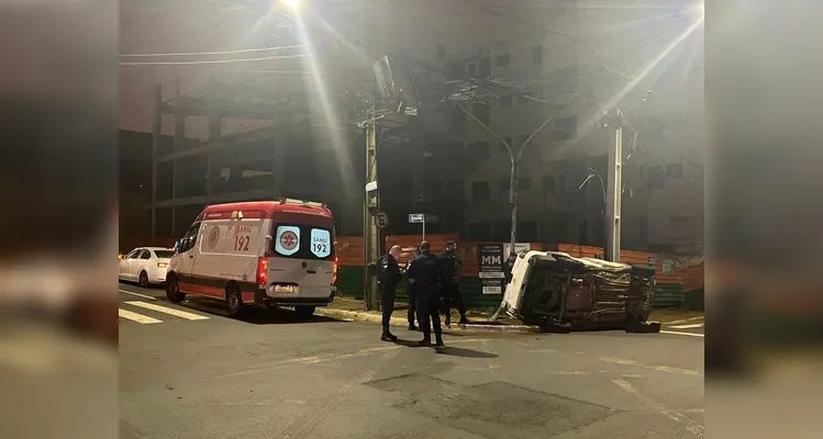 Colisão envolvendo um Fiat Strada e um Jetta aconteceu no Centro de Ponta Grossa