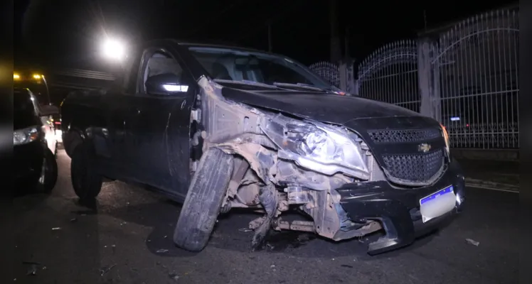 Homem bate carro e o abandona na madrugada de Ponta Grossa