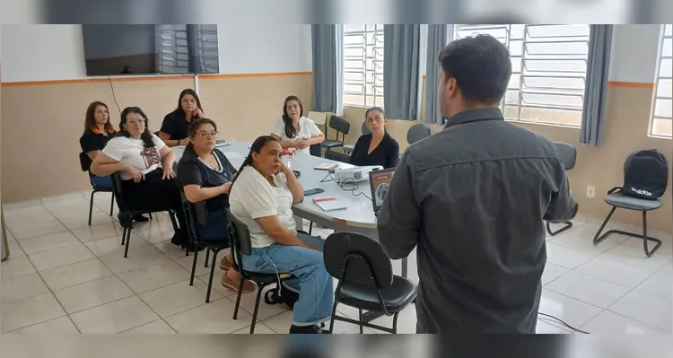 A oficina de capacitação do Vamos Ler já se tornou tradição na Educação de Carambeí